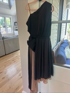 Black One-Shoulder Evening Dress with Asymmetric Hem